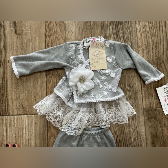 NEVER WORN, WHOLE SET for sale ! Grey Lace newborn set - Picture 2 of 3